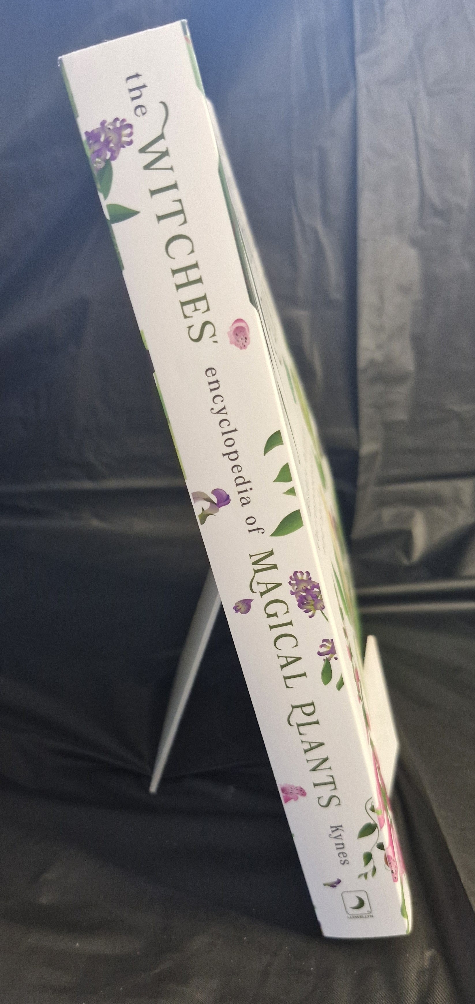 New - The Witches' Encyclopedia of Magical Plants