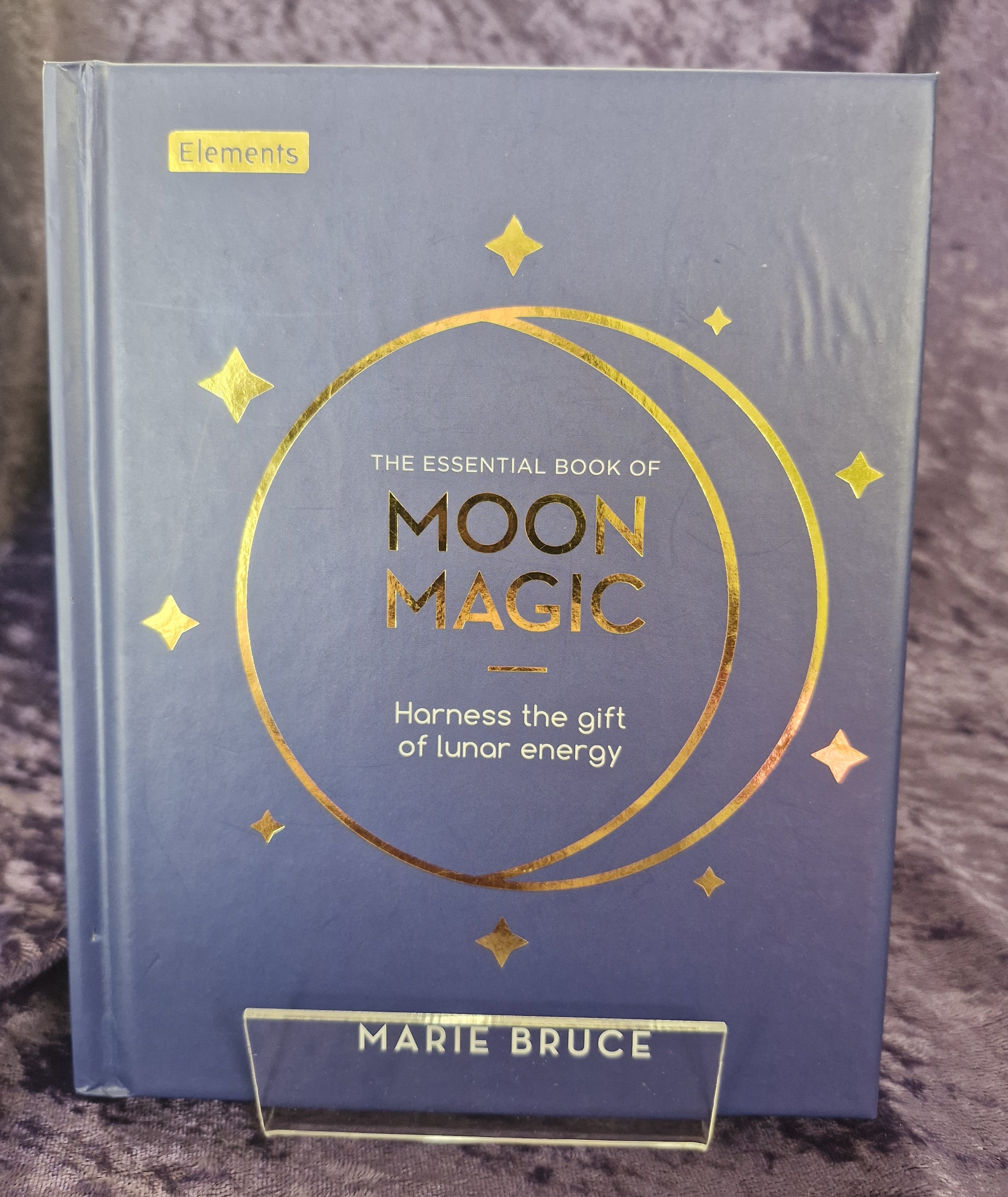 The Essential Book of Moon Magic